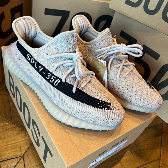Adidas Yeezy Boost 350 V2 Sneakers